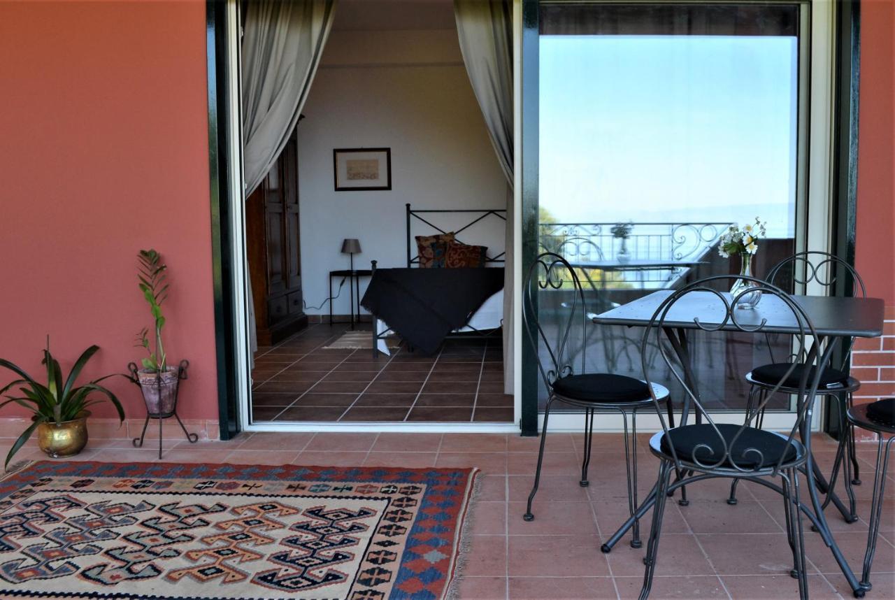 Vittorio - Splendid Panoramic Sea View Terrace Apartment Taormina